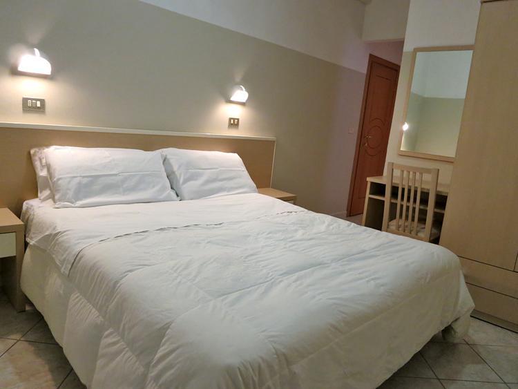 Hotel Romina Римини Экстерьер фото