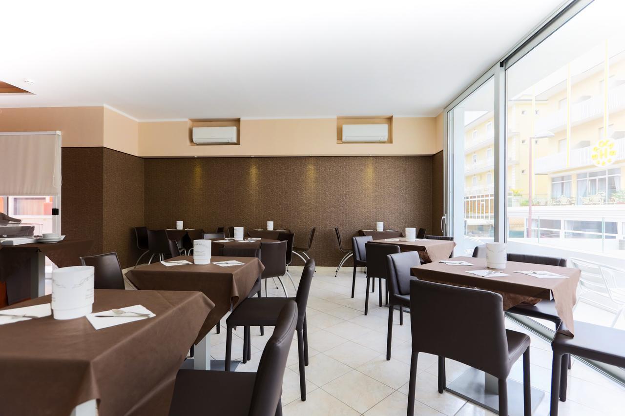 Hotel Romina Римини Экстерьер фото